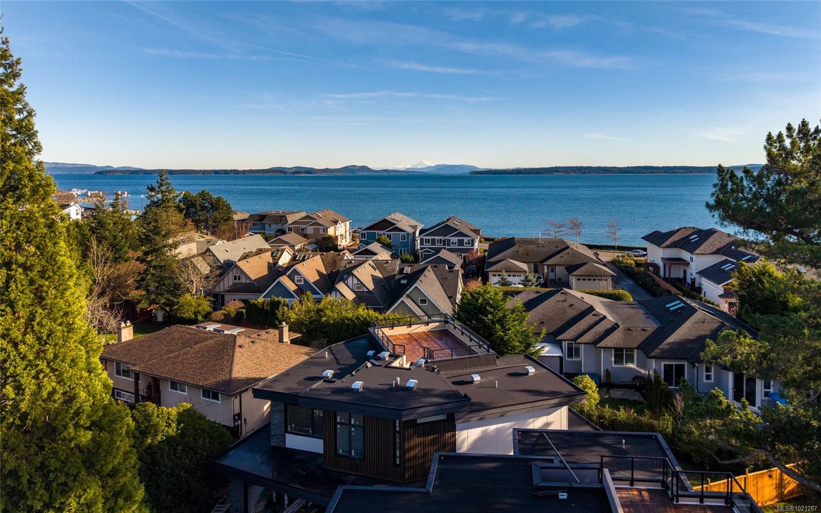 2293 Adela Pl, Sidney, BC