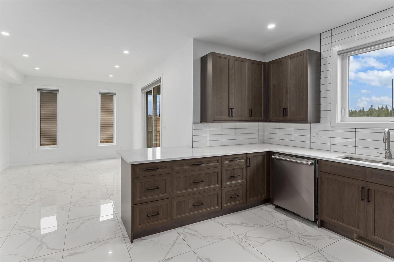 433 Muskrat Drive, Thunder Bay, ON - Indoor Photo Showing Kitchen