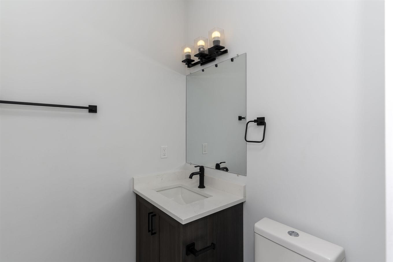 433 Muskrat Drive, Thunder Bay, ON - Indoor Photo Showing Bathroom