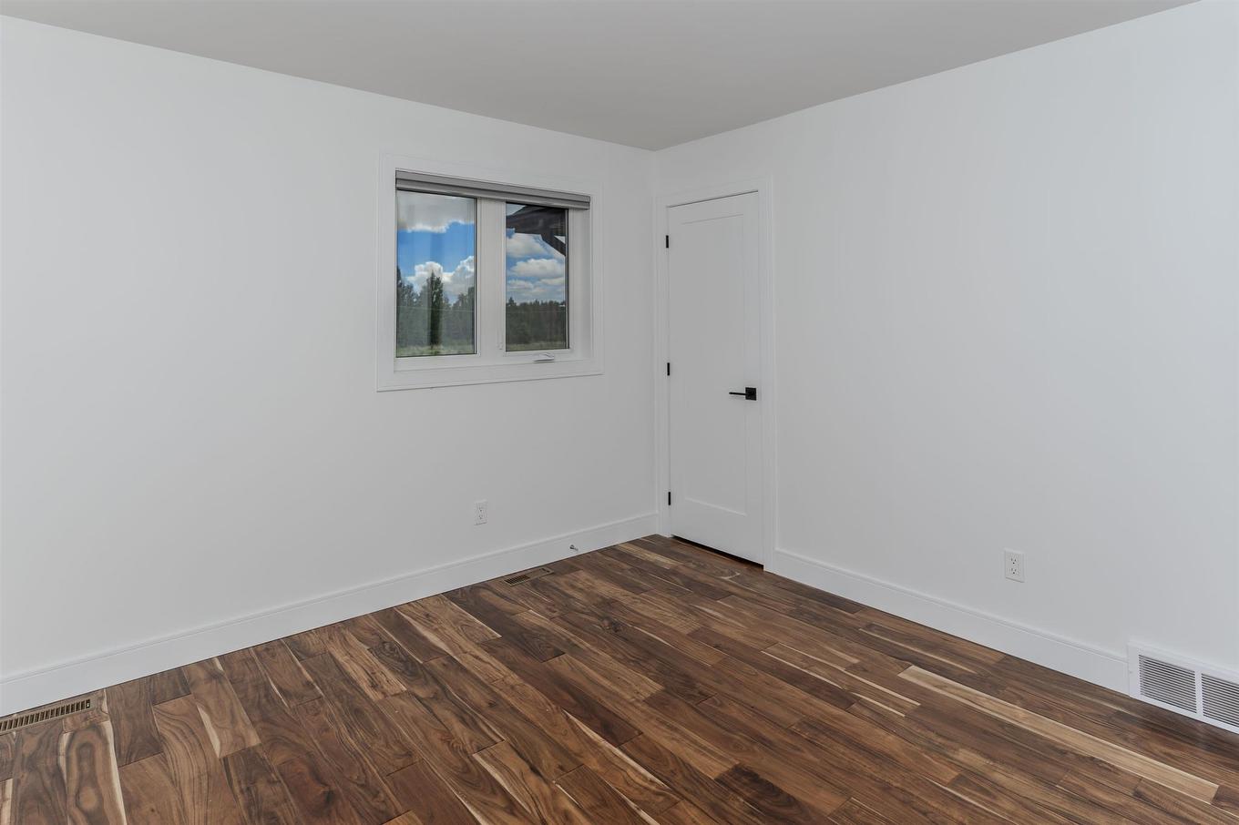 433 Muskrat Drive, Thunder Bay, ON - Indoor Photo Showing Other Room