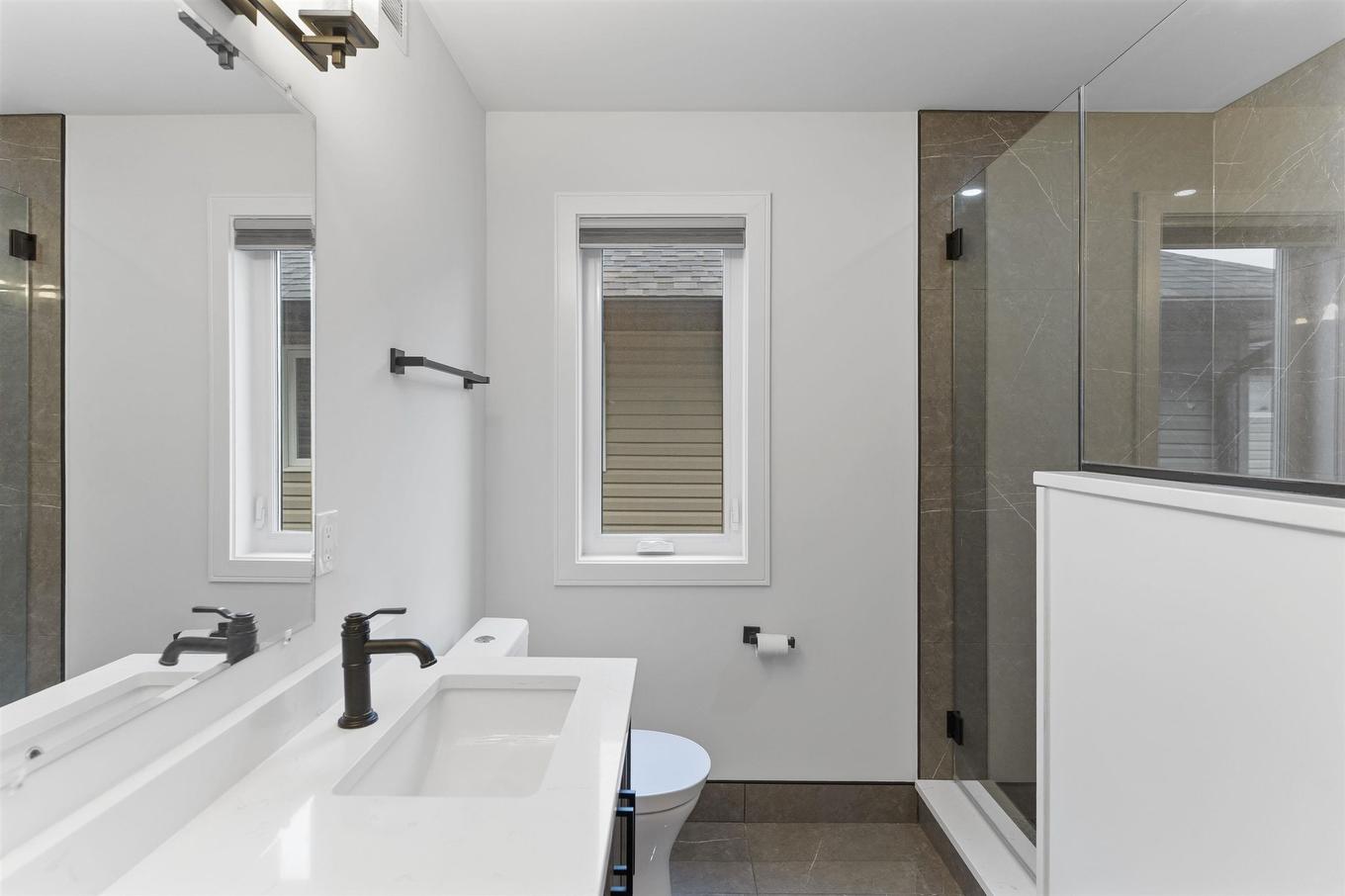 433 Muskrat Drive, Thunder Bay, ON - Indoor Photo Showing Bathroom