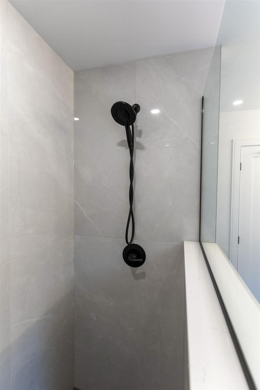 433 Muskrat Drive, Thunder Bay, ON - Indoor Photo Showing Bathroom