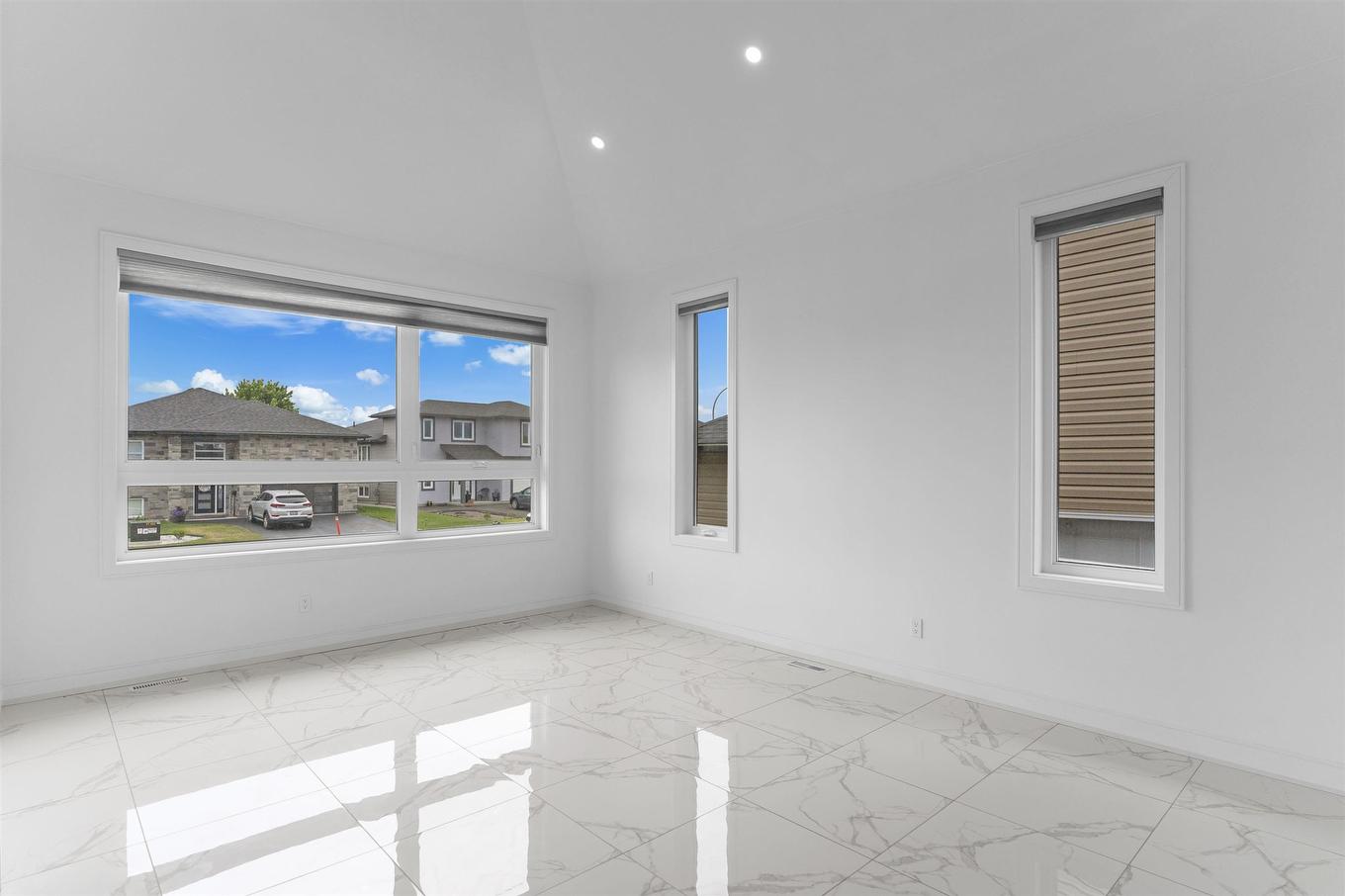 433 Muskrat Drive, Thunder Bay, ON - Indoor Photo Showing Other Room