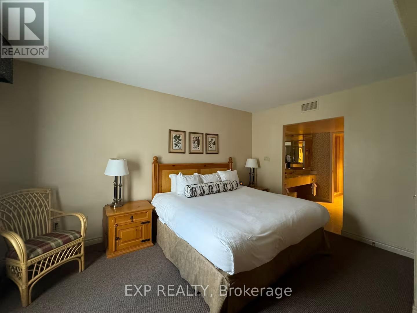 2536 - 90 Highland Drive, Oro-Medonte, ON - Indoor Photo Showing Bedroom