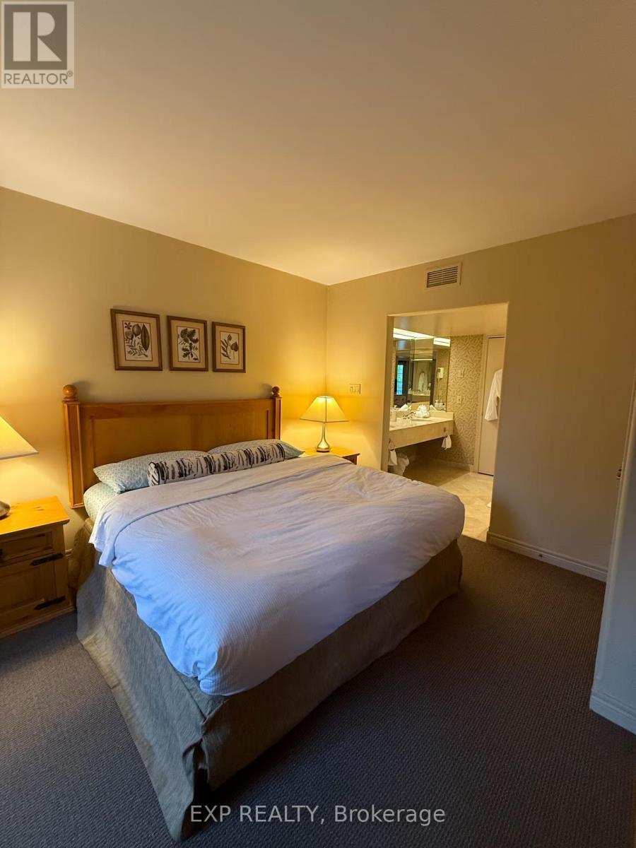 2536 - 90 Highland Drive, Oro-Medonte, ON - Indoor Photo Showing Bedroom