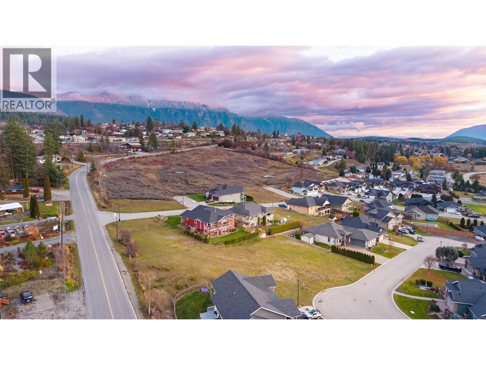 1016 Purcell Crescent, Creston, BC
