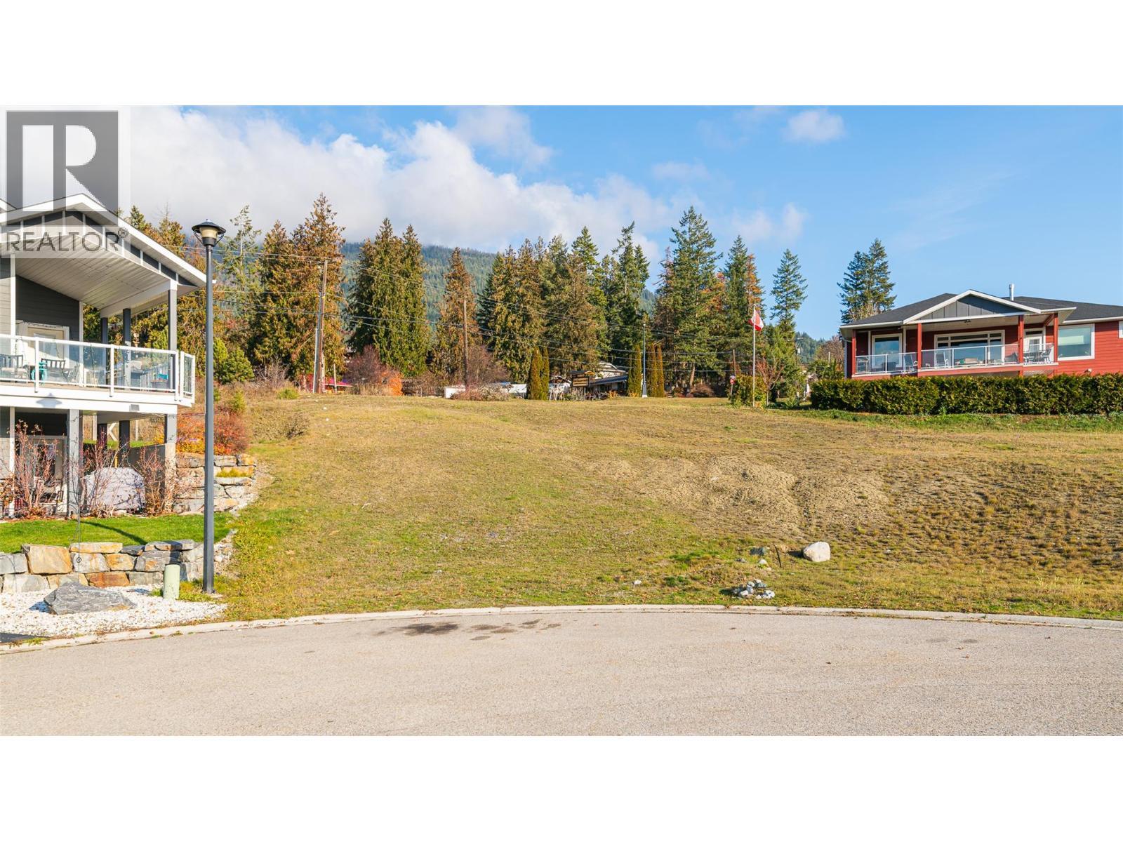1016 Purcell Crescent, Creston, BC