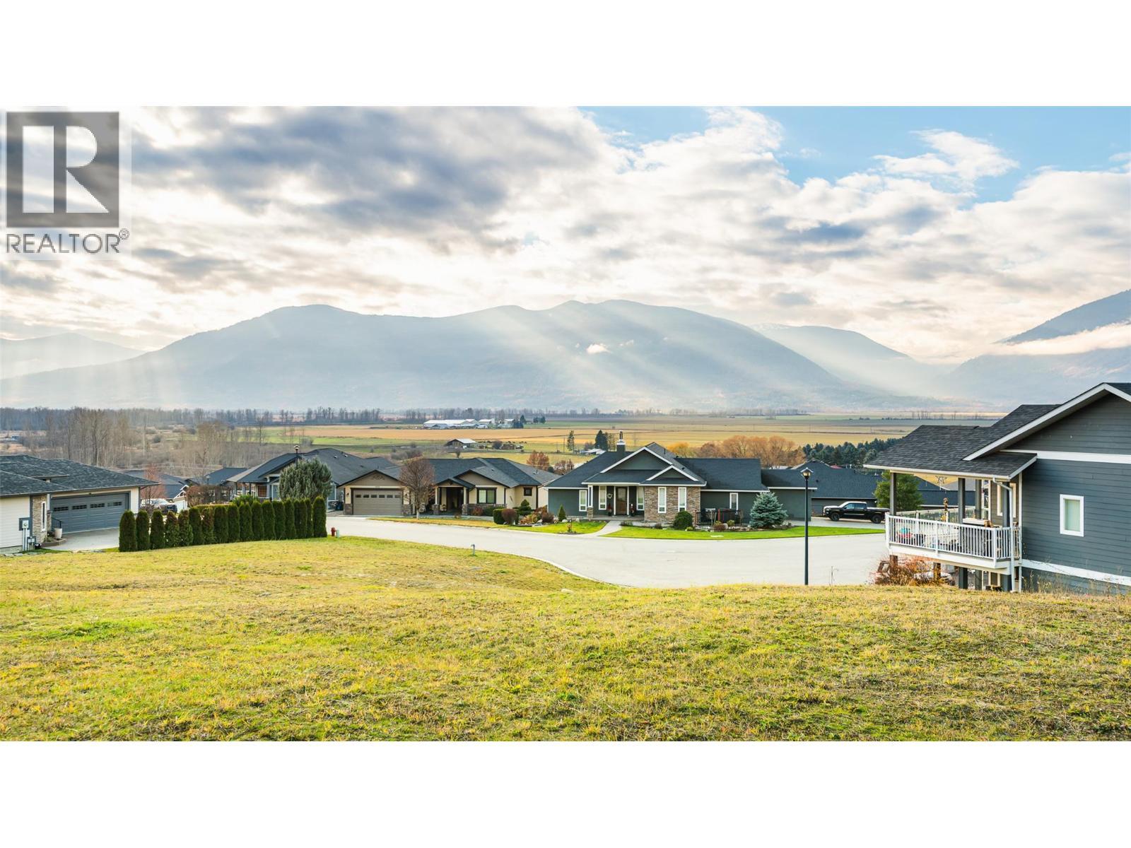 1016 Purcell Crescent, Creston, BC