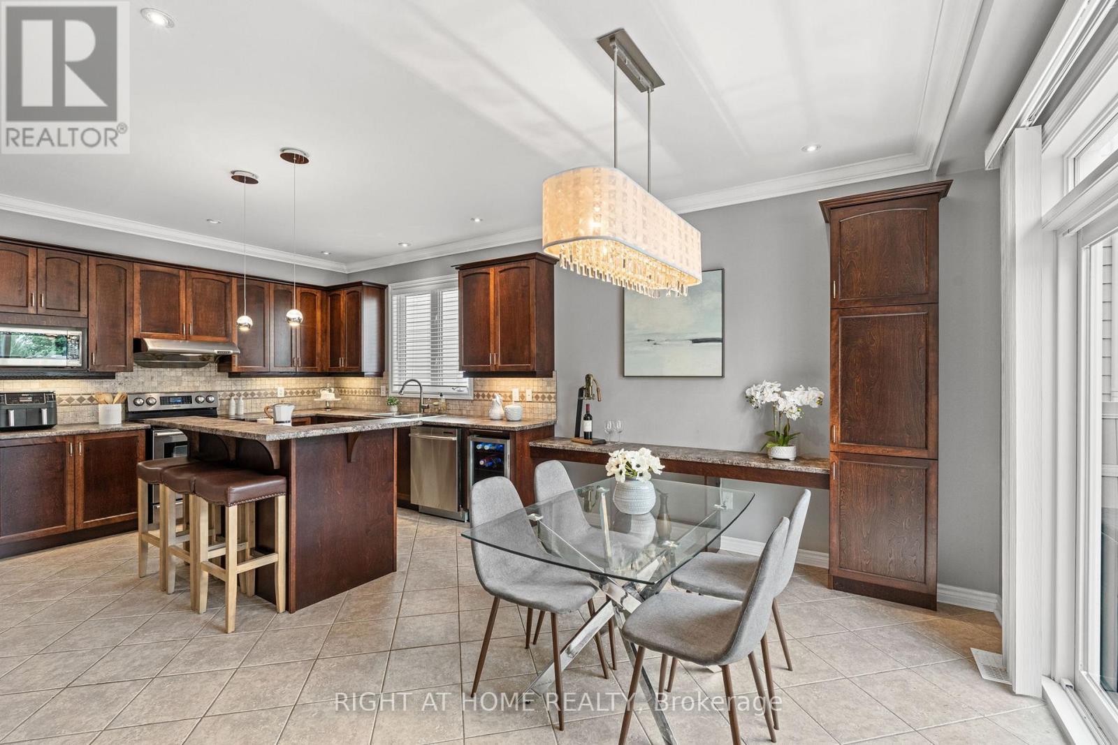 2209 Sunset Cove Circle, Ottawa, ON - Indoor Photo Showing Other Room