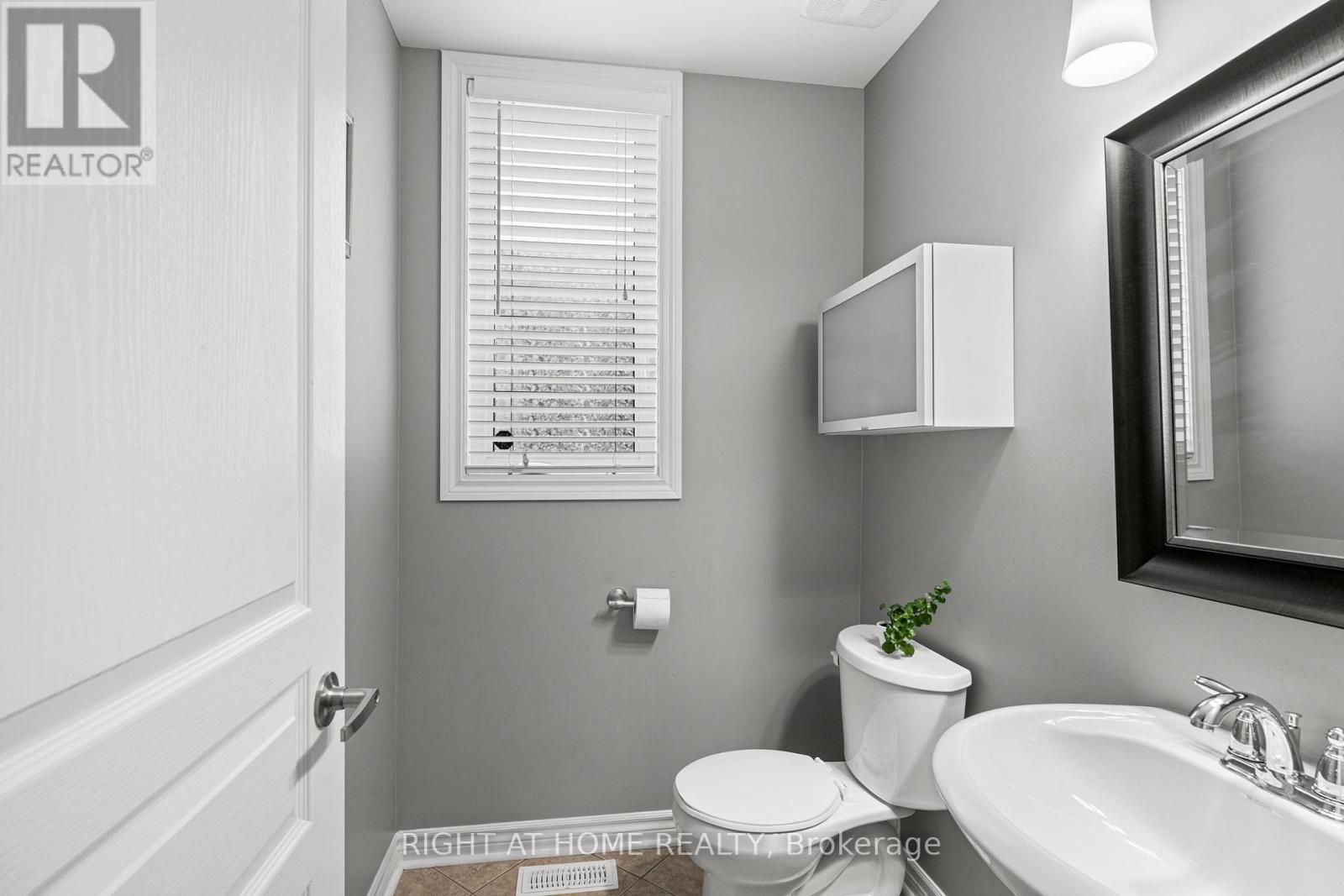 2209 Sunset Cove Circle, Ottawa, ON - Indoor Photo Showing Bathroom