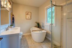 4 piece primary ensuite with shower -