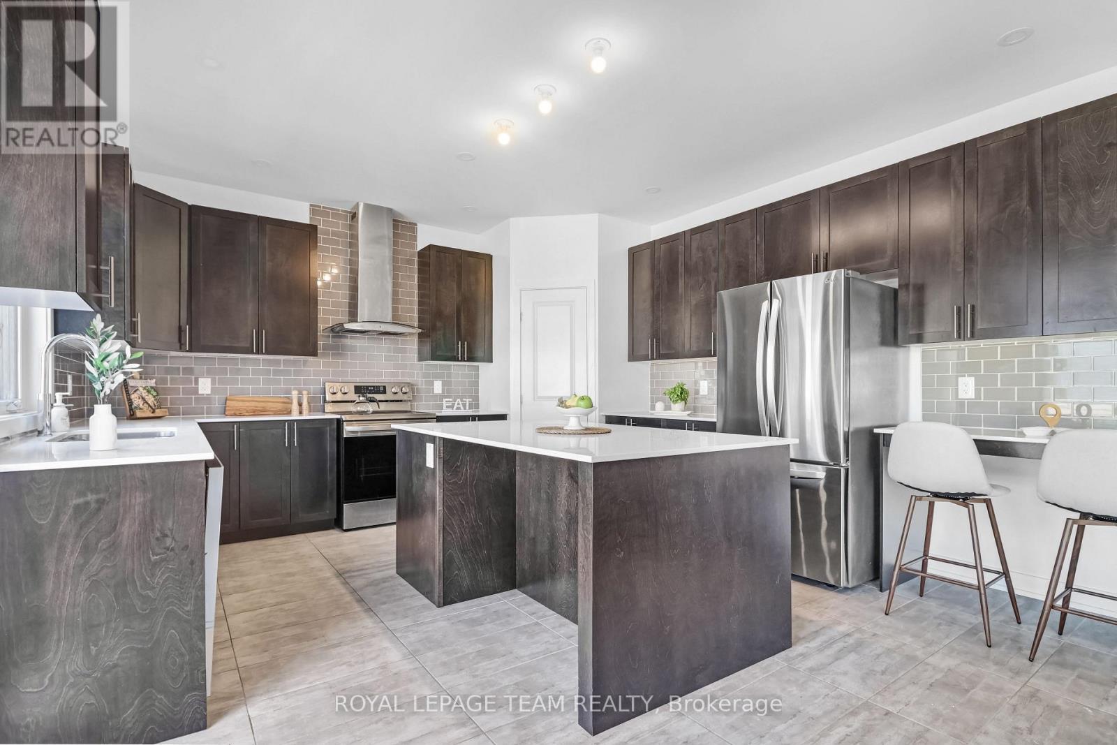 76 Big Dipper Street, Ottawa, ON - Indoor Photo Showing Kitchen With Stainless Steel Kitchen With Upgraded Kitchen