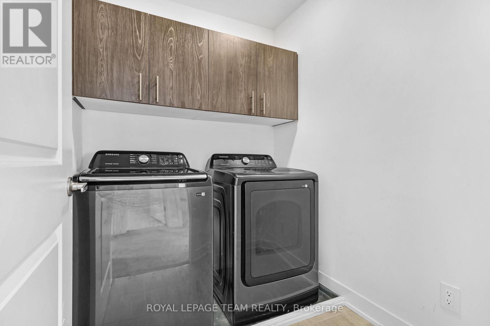 76 Big Dipper Street, Ottawa, ON - Indoor Photo Showing Laundry Room