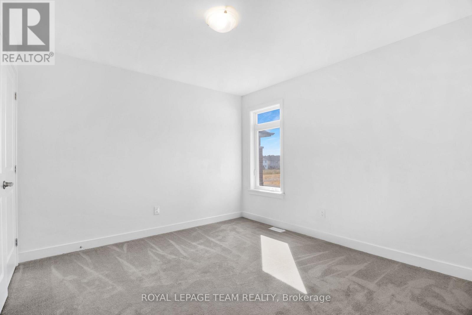 76 Big Dipper Street, Ottawa, ON - Indoor Photo Showing Other Room