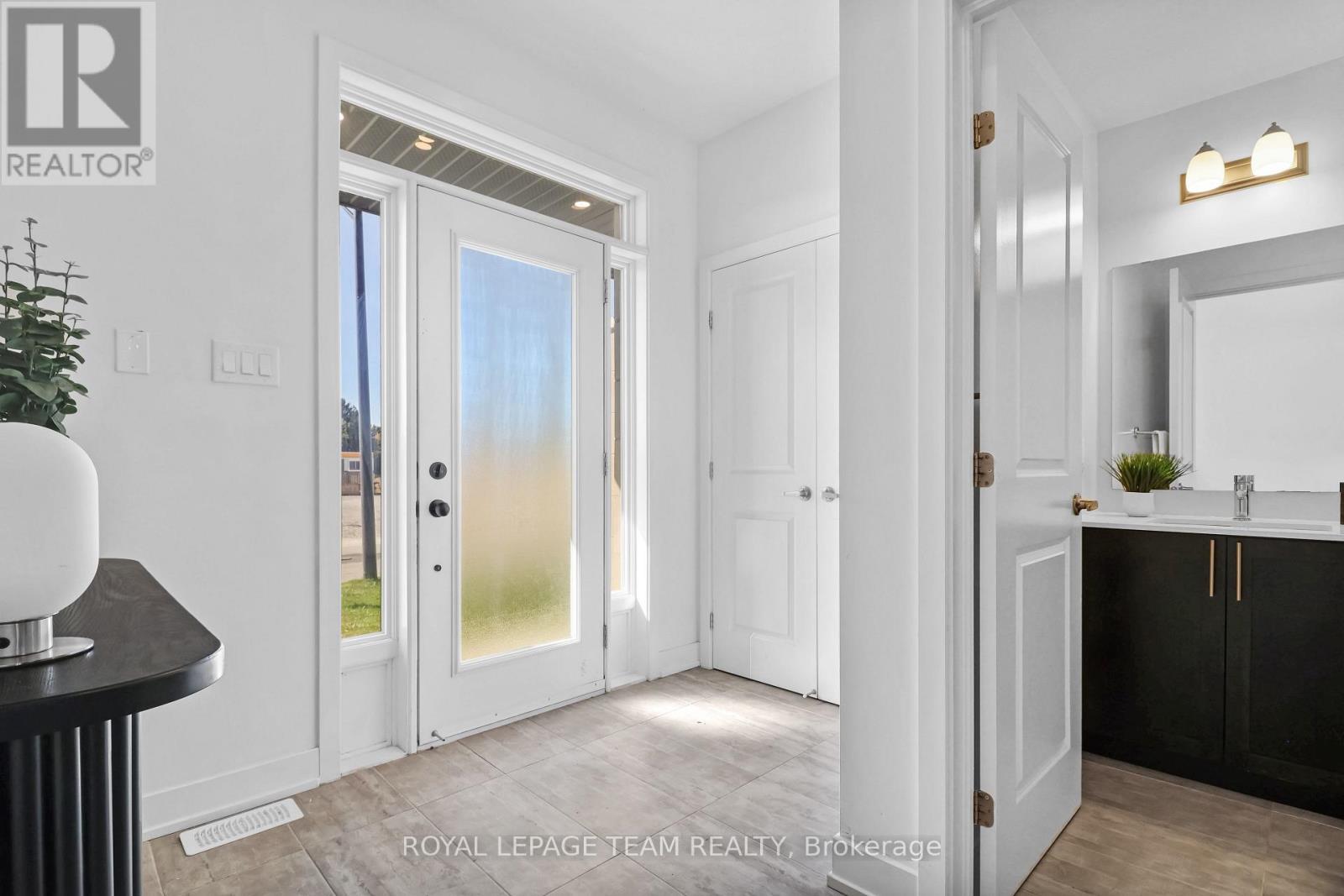 76 Big Dipper Street, Ottawa, ON - Indoor Photo Showing Other Room