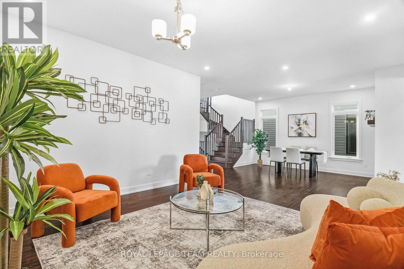 76 Big Dipper Street, Ottawa, ON - Indoor Photo Showing Living Room