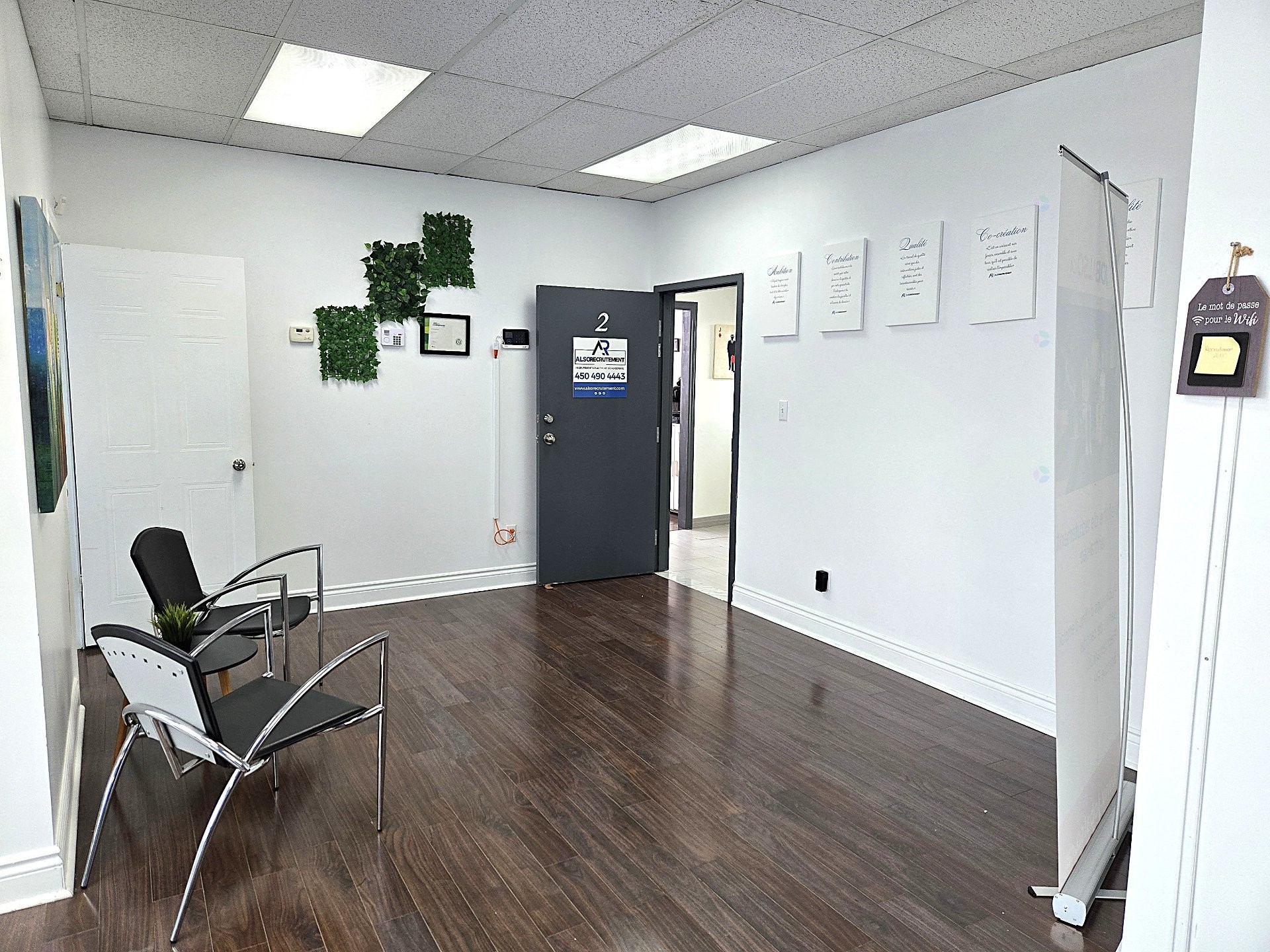 Entry - 503 Boul. Des Laurentides, Laval (Pont-Viau), QC - Indoor Photo Showing Other Room