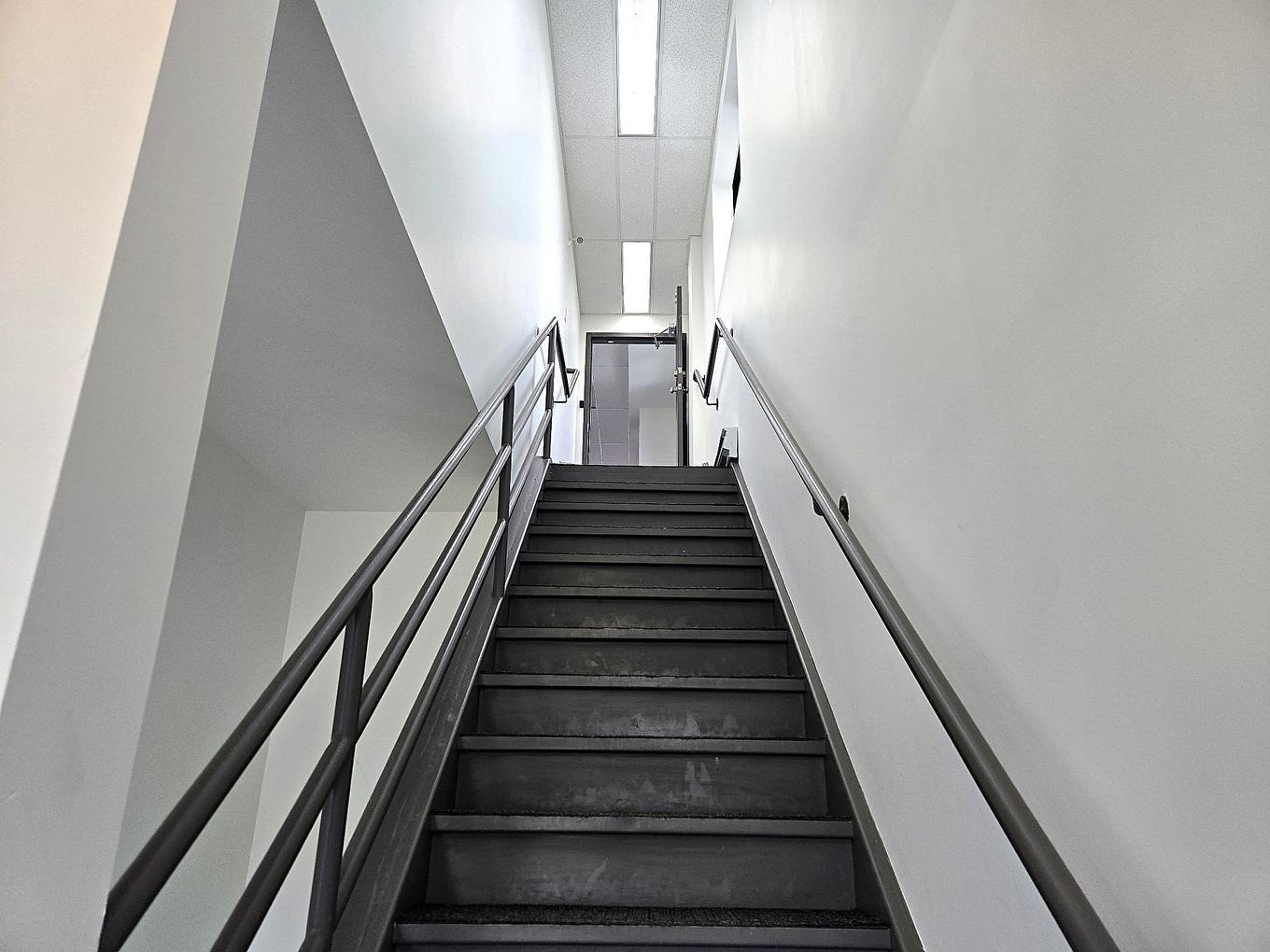 Escalier - 503 Boul. Des Laurentides, Laval (Pont-Viau), QC - Indoor Photo Showing Other Room