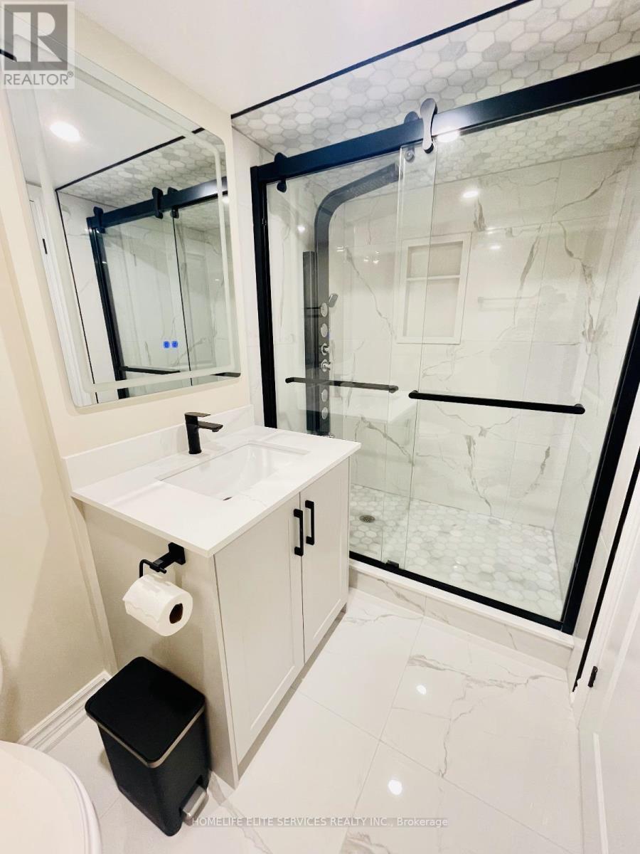 40 Stannardville Drive, Ajax, ON - Indoor Photo Showing Bathroom