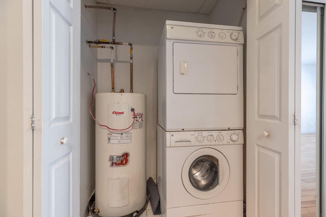 Salle de lavage - 202-1080 Rue Anderson, Montréal (Ville-Marie), QC - Indoor Photo Showing Laundry Room