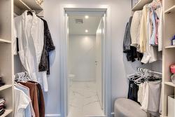 Walk-in closet -