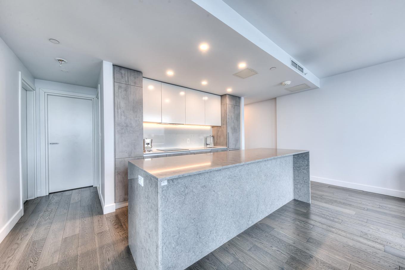 Cuisine - 711-1400 Boul. René-Lévesque O., Montréal (Ville-Marie), QC - Indoor