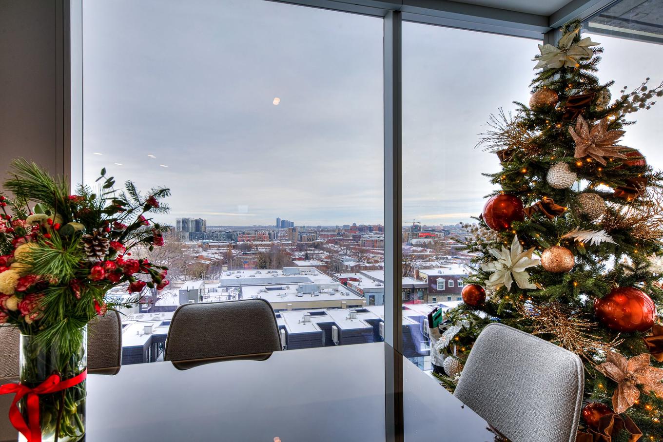 Salon - 711-1400 Boul. René-Lévesque O., Montréal (Ville-Marie), QC -