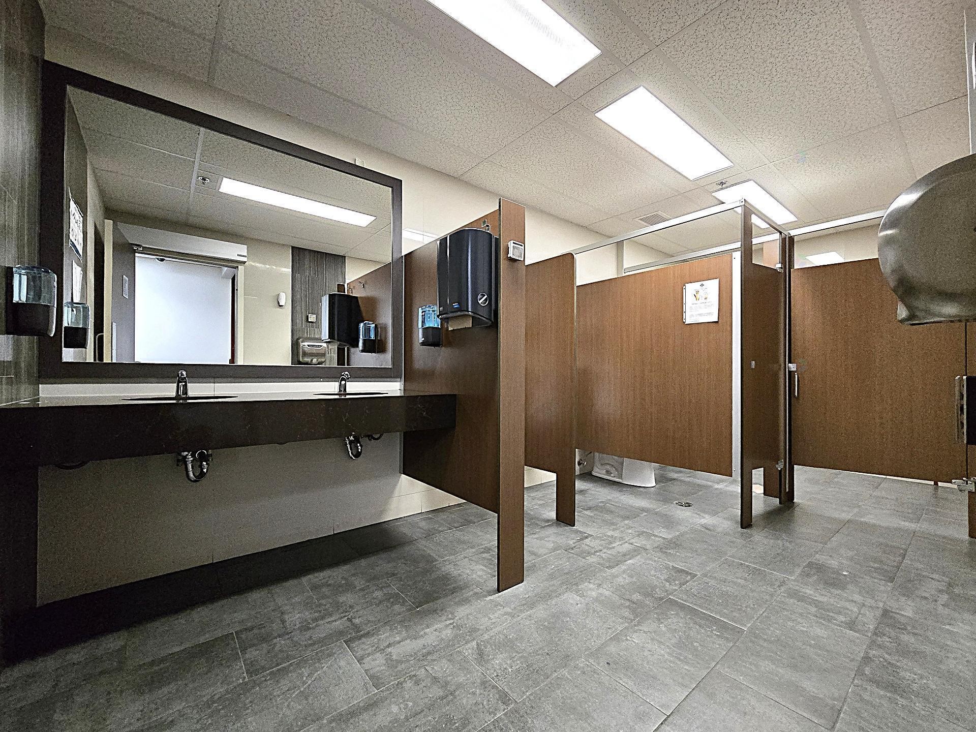 Bathroom - 450-1600 Boul. Henri-Bourassa O., Montréal (Ahuntsic-Cartierville), QC - Indoor