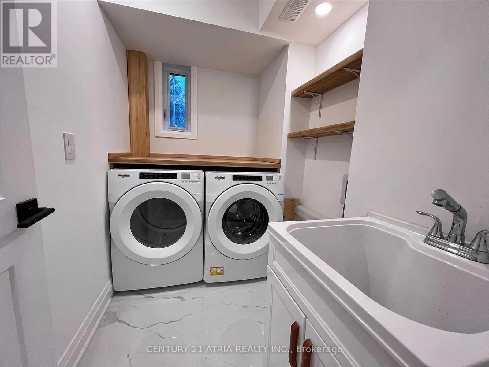 Bsmt - 115 Belfry Drive, Newmarket, ON - Indoor Photo Showing Laundry Room