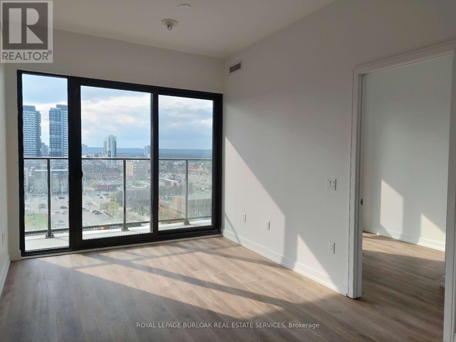 1509 - 1 Jarvis Street, Hamilton, ON - Indoor Photo Showing Other Room