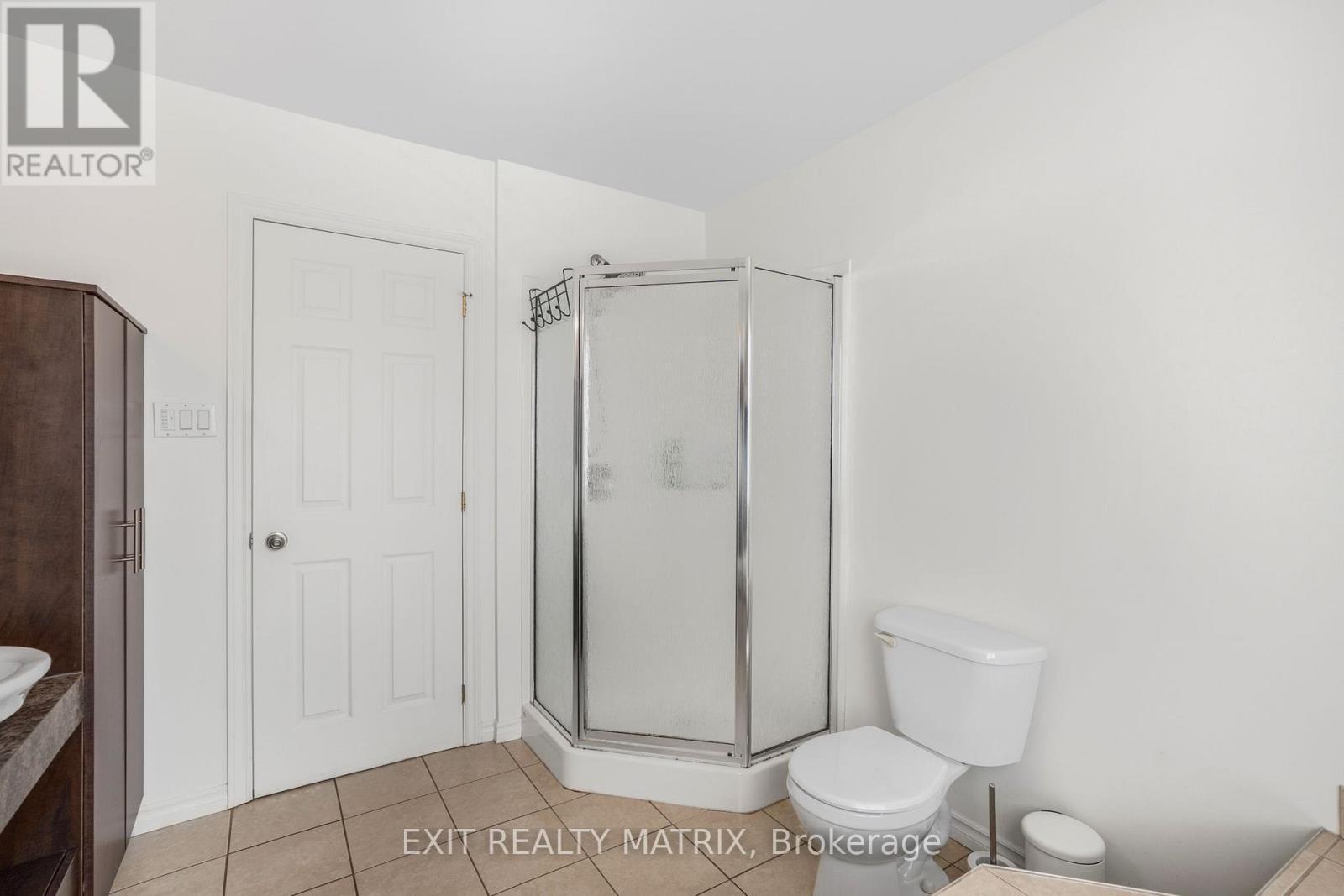 156 Longueuil Street, Champlain, ON - Indoor Photo Showing Bathroom