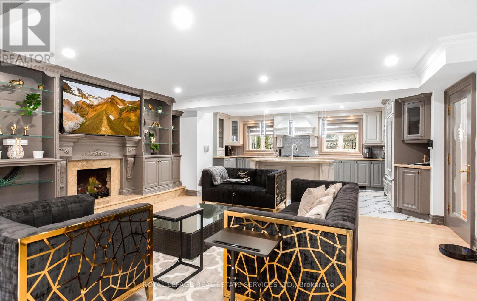 197 The Bridle Path, Toronto, ON - Indoor Photo Showing Living Room With Fireplace