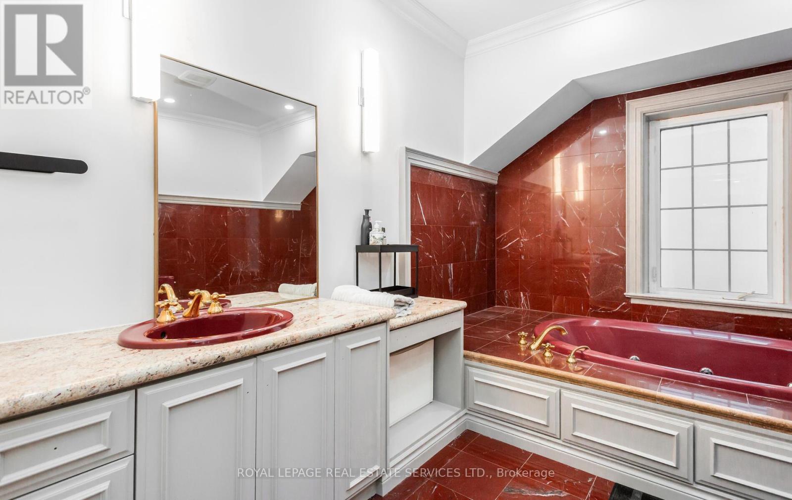 197 The Bridle Path, Toronto, ON - Indoor Photo Showing Bathroom