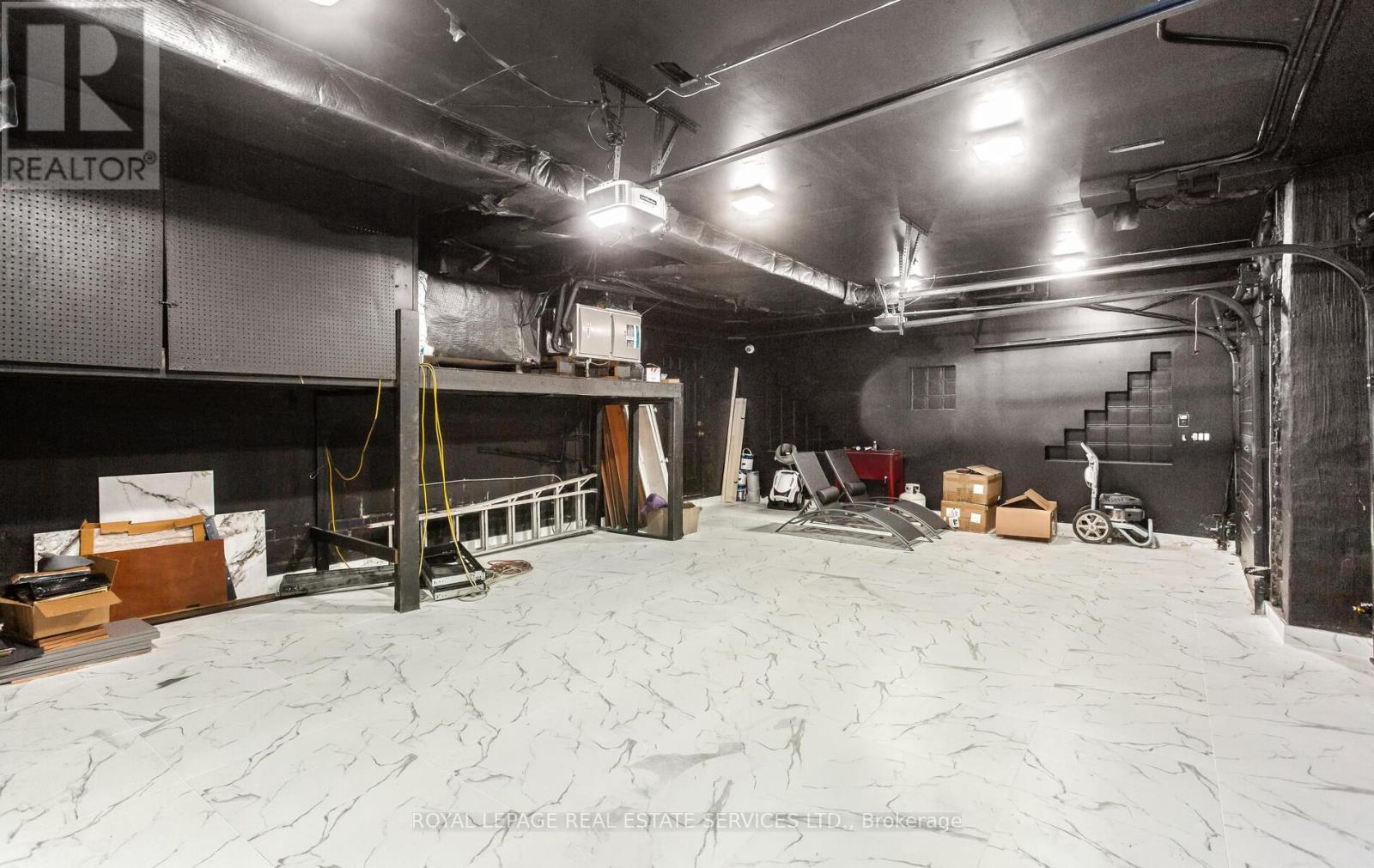 197 The Bridle Path, Toronto, ON - Indoor