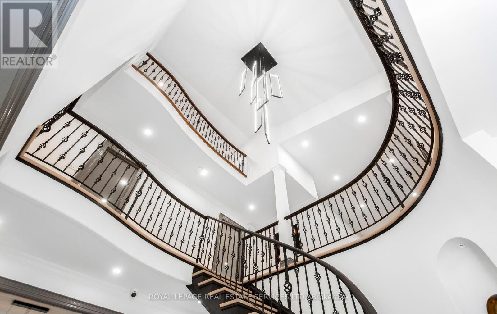 197 The Bridle Path, Toronto, ON - Indoor Photo Showing Other Room