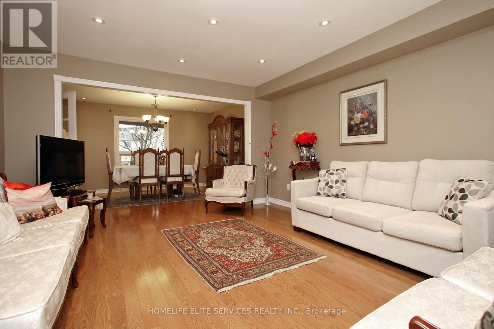 58 Hearne Crescent, Ajax, ON - Indoor Photo Showing Living Room