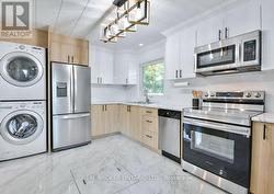 NEW bright & spacious kitchen -
