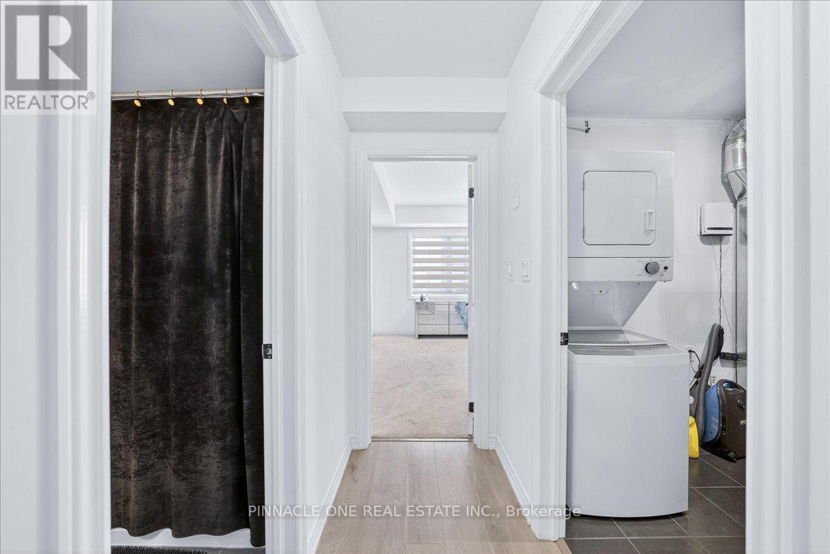 4 - 41 Pumpkin Corner Crescent, Barrie, ON - Indoor Photo Showing Laundry Room