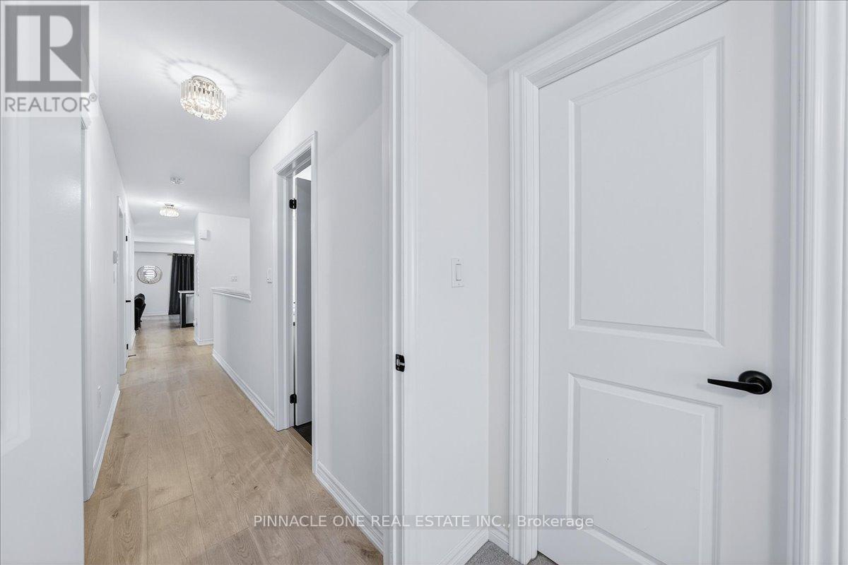 4 - 41 Pumpkin Corner Crescent, Barrie, ON - Indoor Photo Showing Other Room