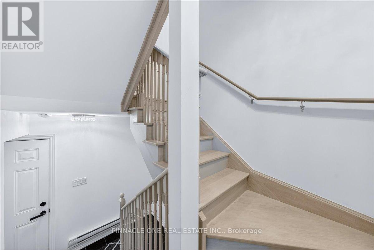 4 - 41 Pumpkin Corner Crescent, Barrie, ON - Indoor Photo Showing Other Room