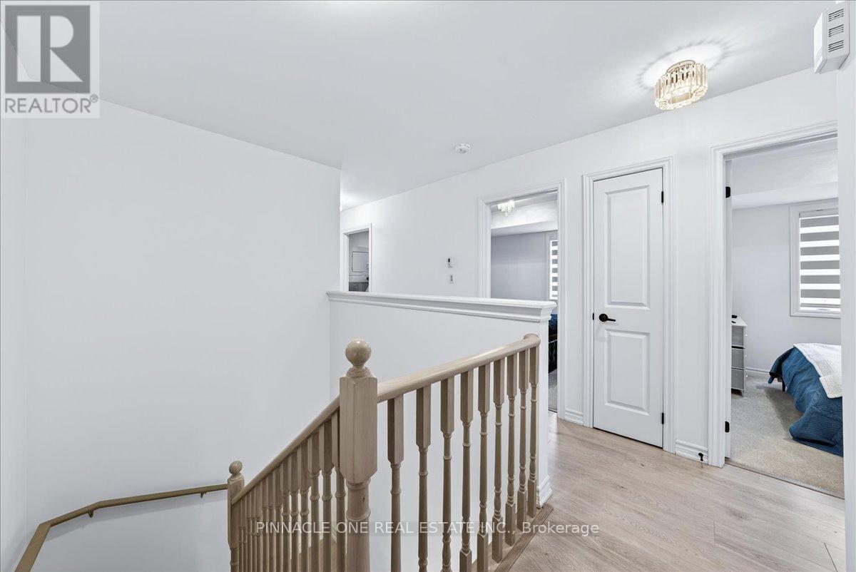 4 - 41 Pumpkin Corner Crescent, Barrie, ON - Indoor Photo Showing Other Room