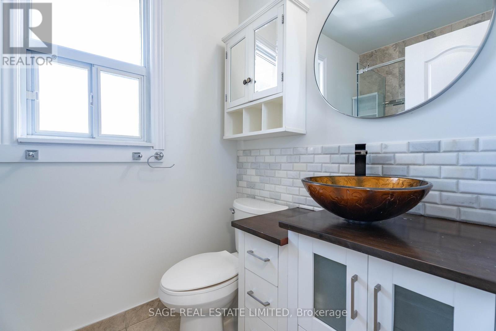 3 - 16 Simpson Avenue, Toronto, ON - Indoor Photo Showing Bathroom