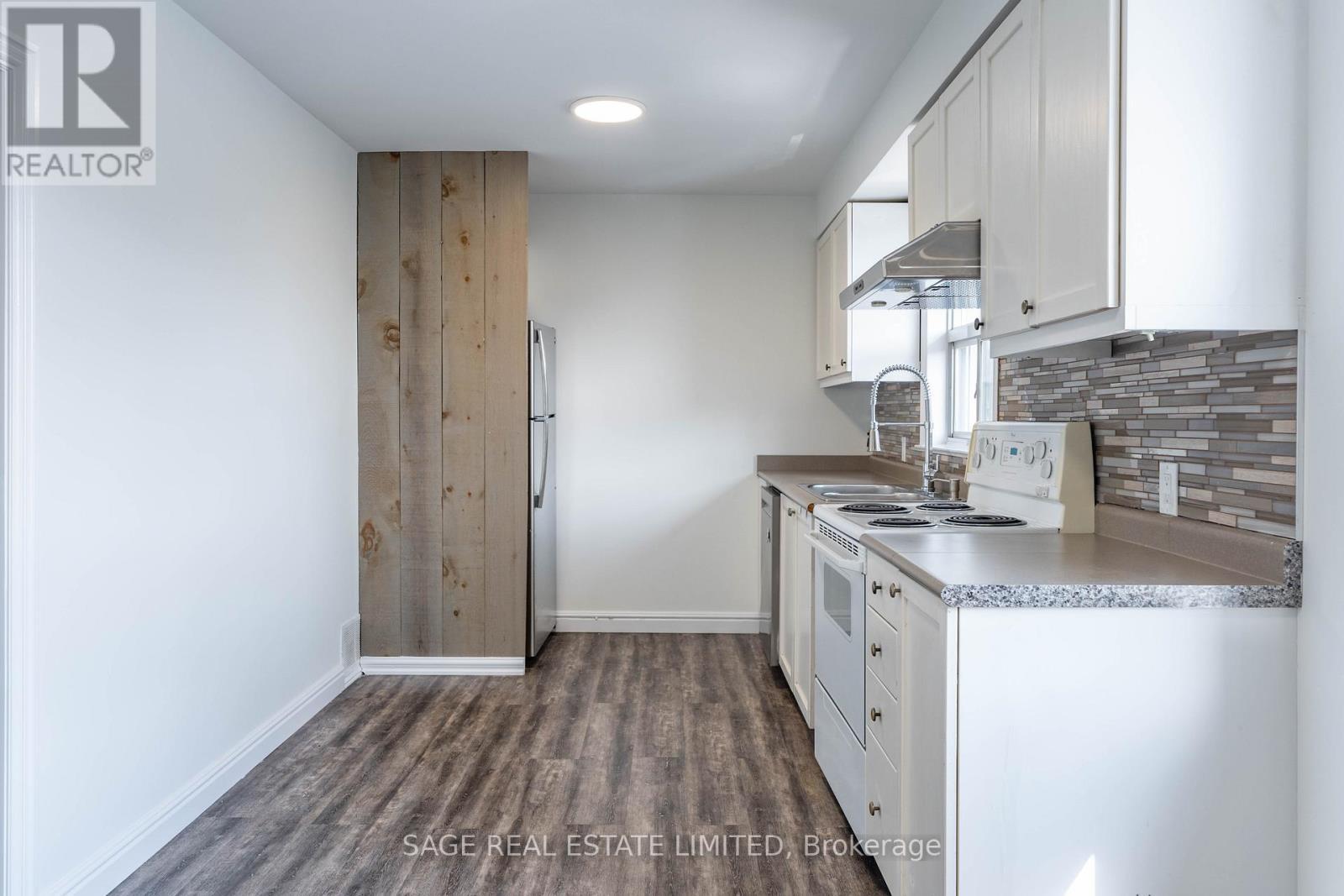 3 - 16 Simpson Avenue, Toronto, ON - Indoor Photo Showing Kitchen