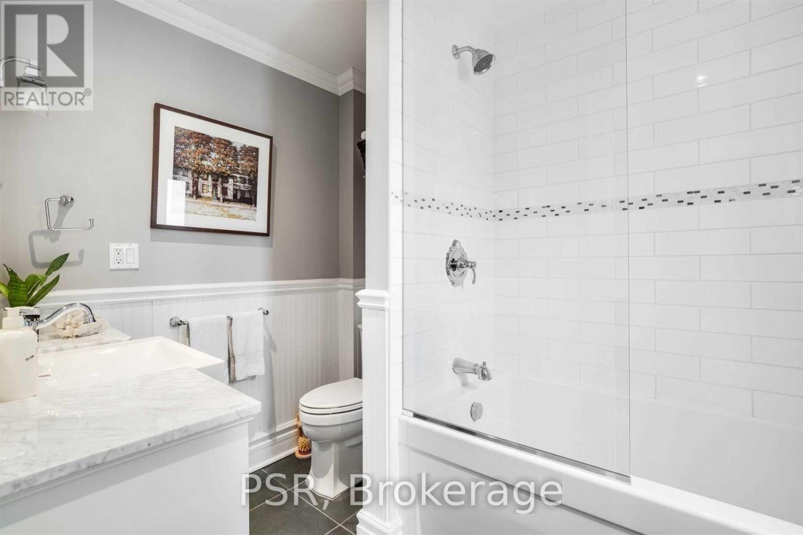 2 - 151 Robert Street, Toronto, ON - Indoor Photo Showing Bathroom