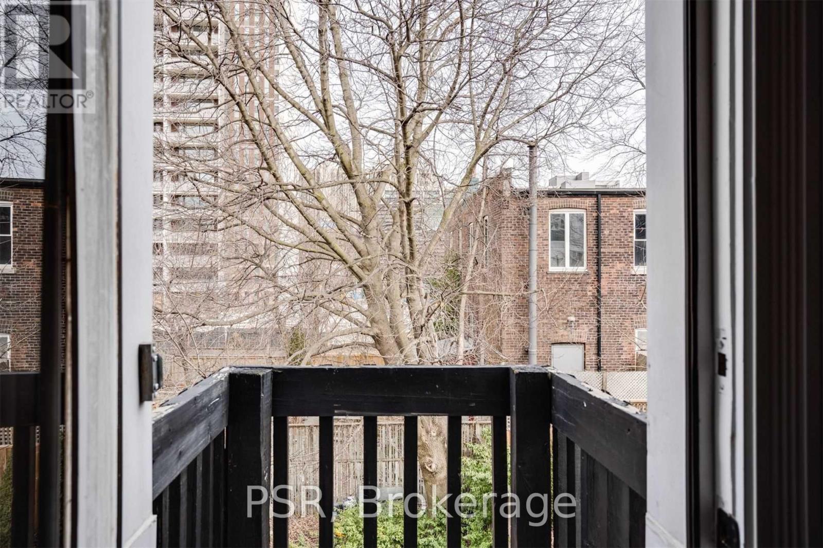2 - 151 Robert Street, Toronto, ON - Outdoor
