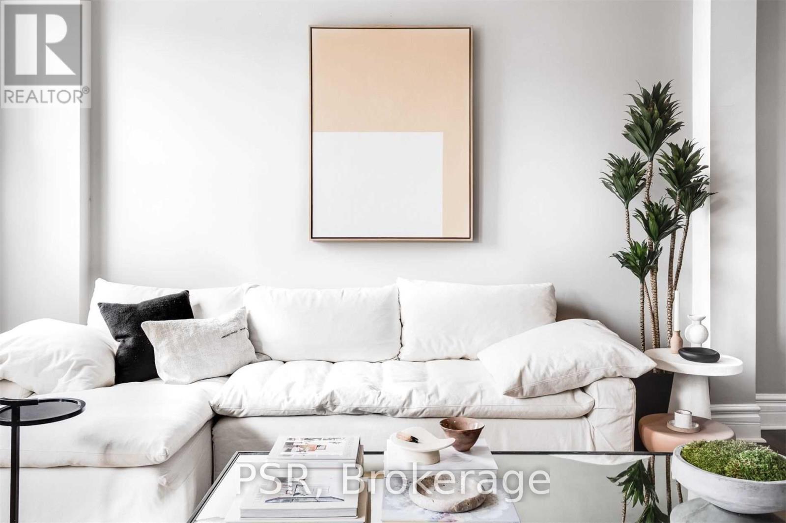 2 - 151 Robert Street, Toronto, ON - Indoor