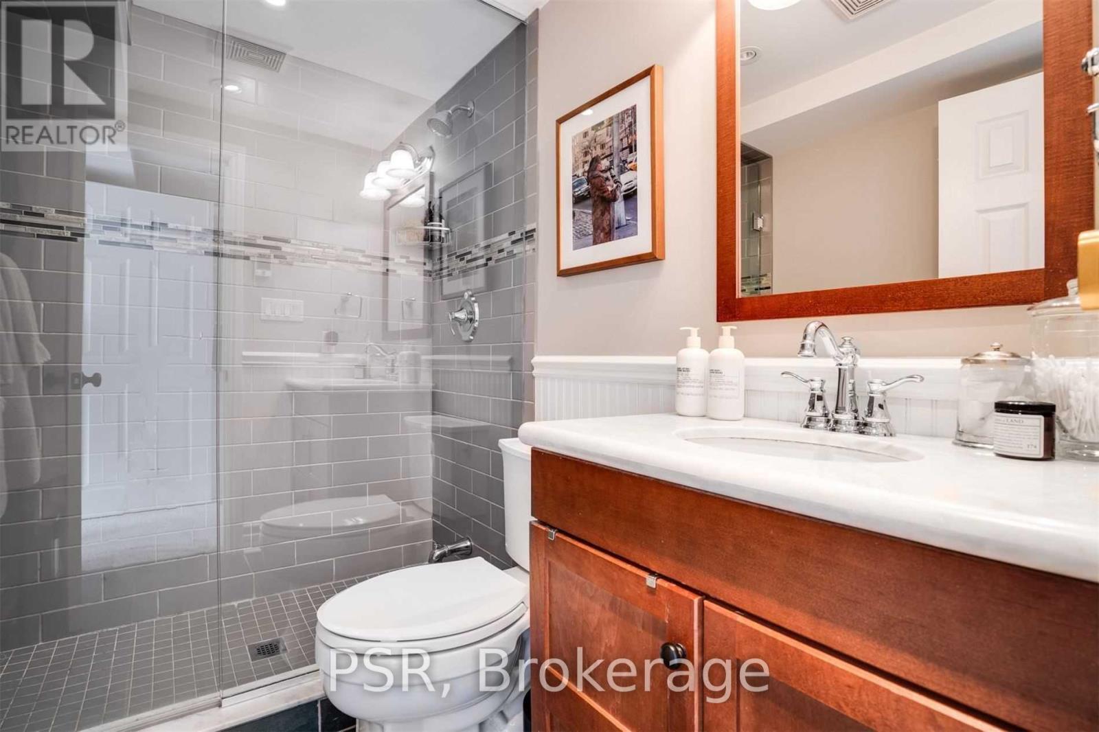 2 - 151 Robert Street, Toronto, ON - Indoor Photo Showing Bathroom