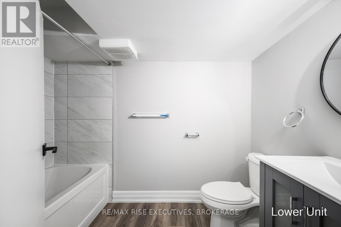 2 - 34 Ruskin Street, Kingston (East Of Sir John A. Blvd), ON - Indoor Photo Showing Bathroom
