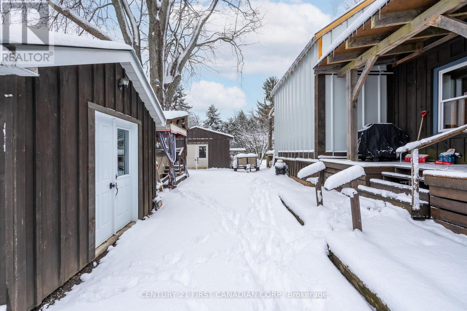 117 Alice Street, Lucan Biddulph (Lucan), ON - Outdoor