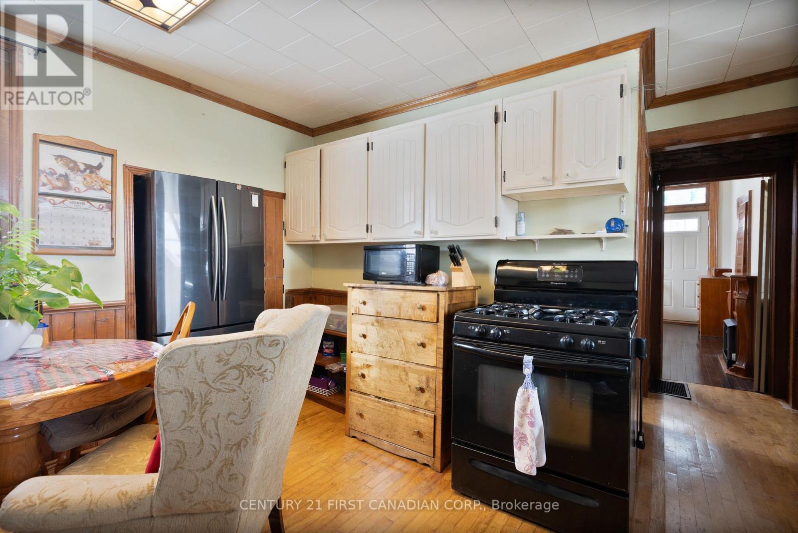 117 Alice Street, Lucan Biddulph (Lucan), ON - Indoor Photo Showing Kitchen